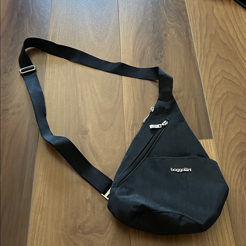 Baggallini Black Sling Bag